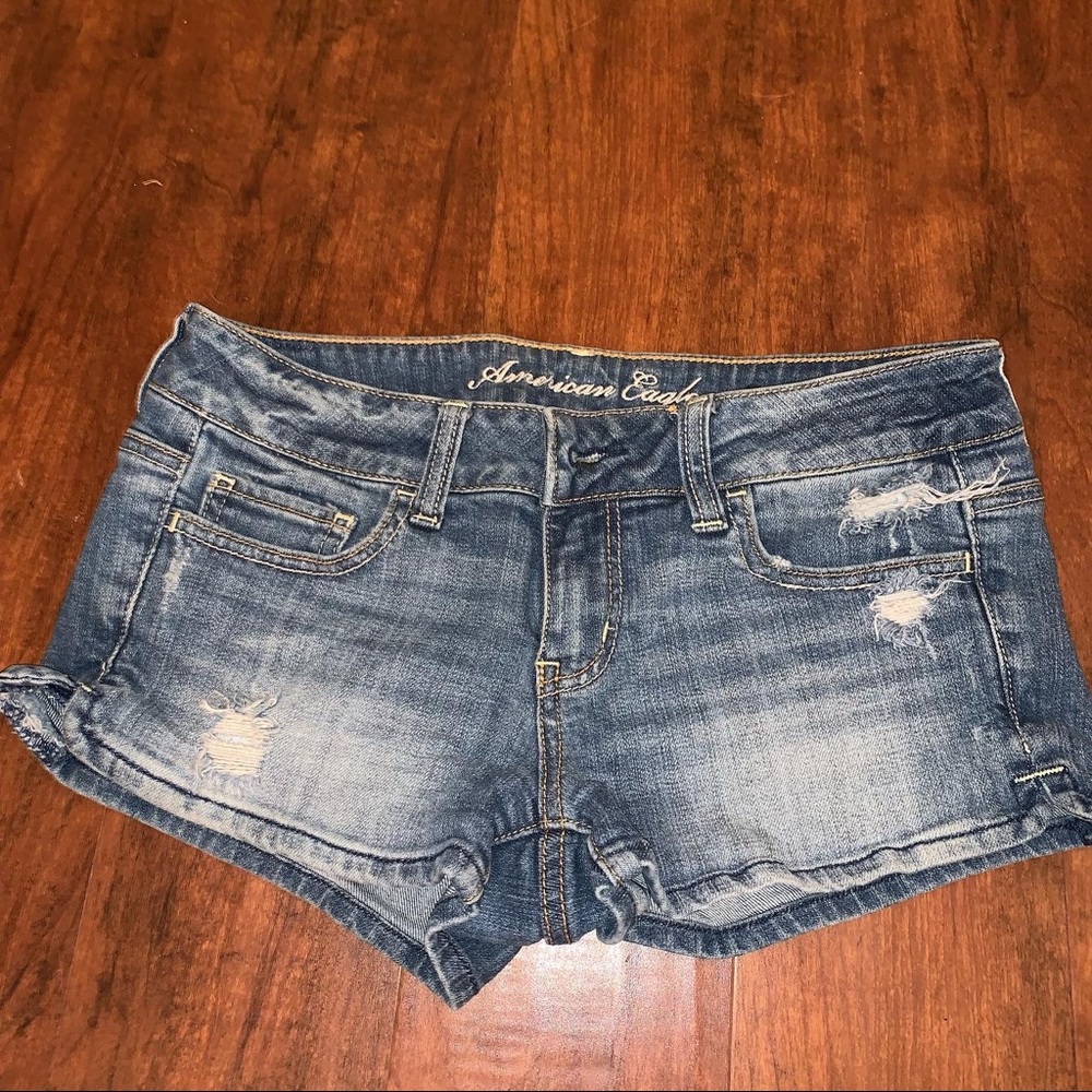 American eagle low rise- $5
Size- 2